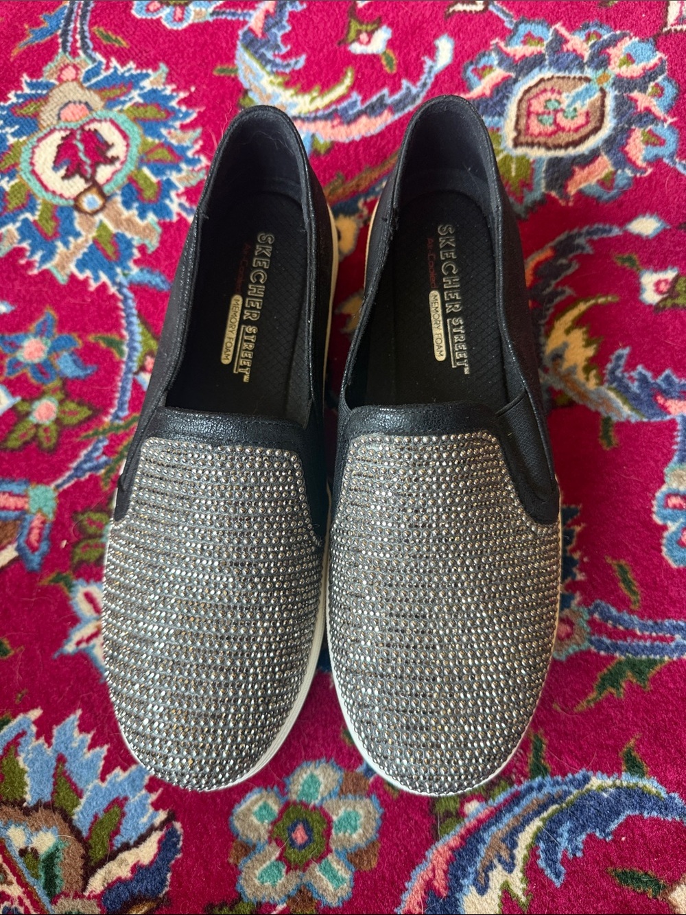 Skechers Womens Double-Up Black/Silver Loafer size 7.5 women